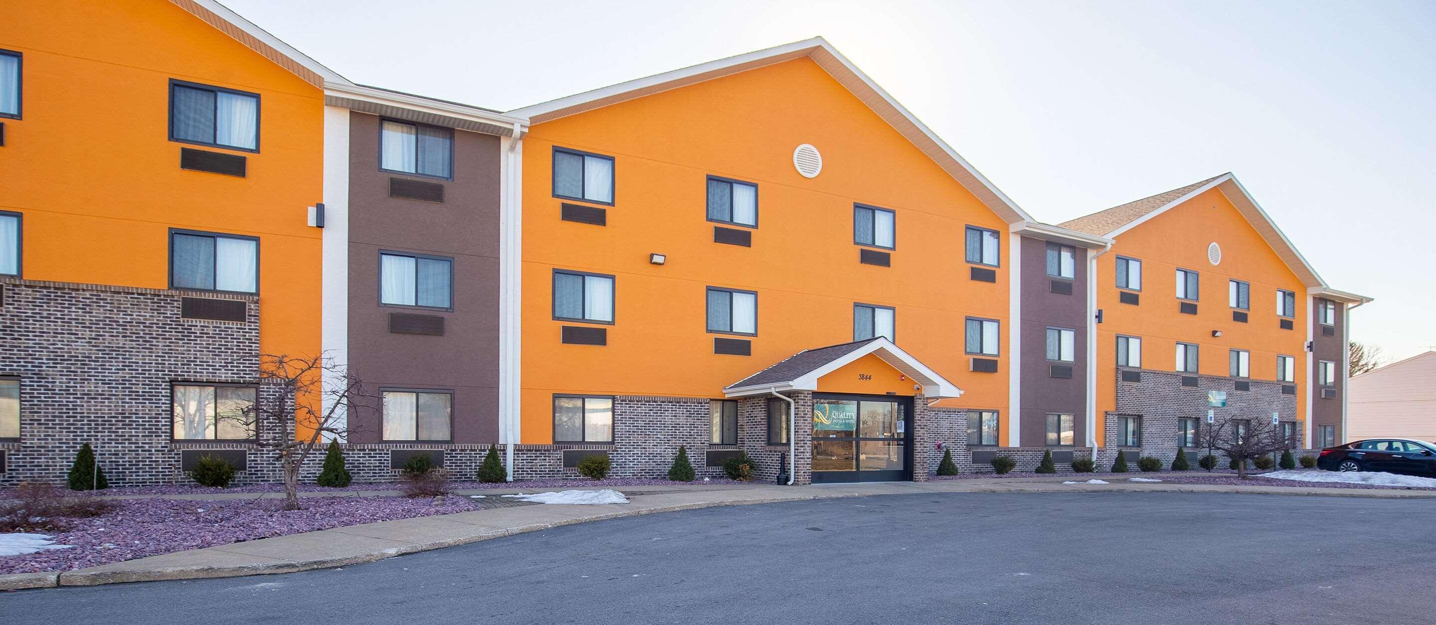 Quality Inn & Suites Hammond Near I-8090 Exterior photo
